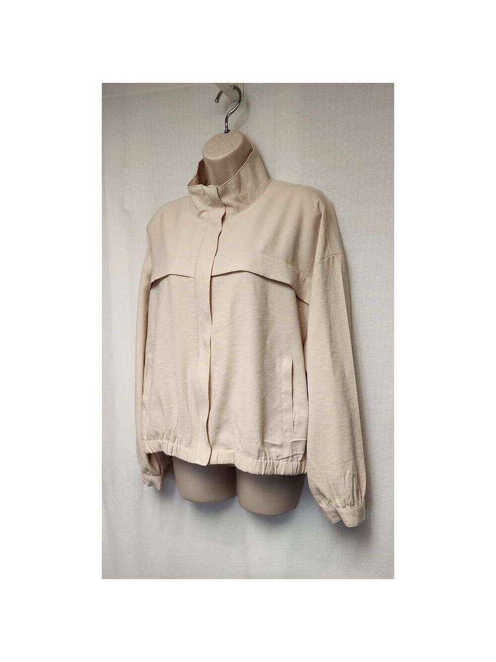 Nine West Draped Bomber Jacket
Beige Size XL - Picture 5 of 9